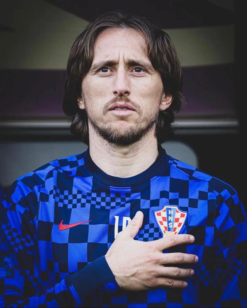 球队开场三分钟就进球，太狠