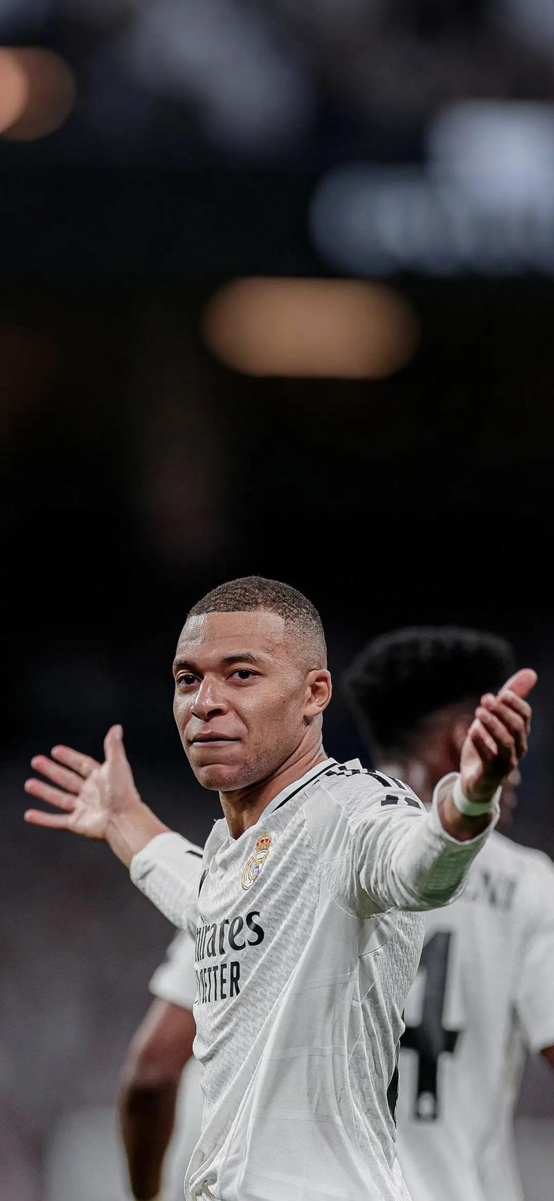 科林斯：我对保罗只有爱和尊重，但他不在这后确实安静了很多